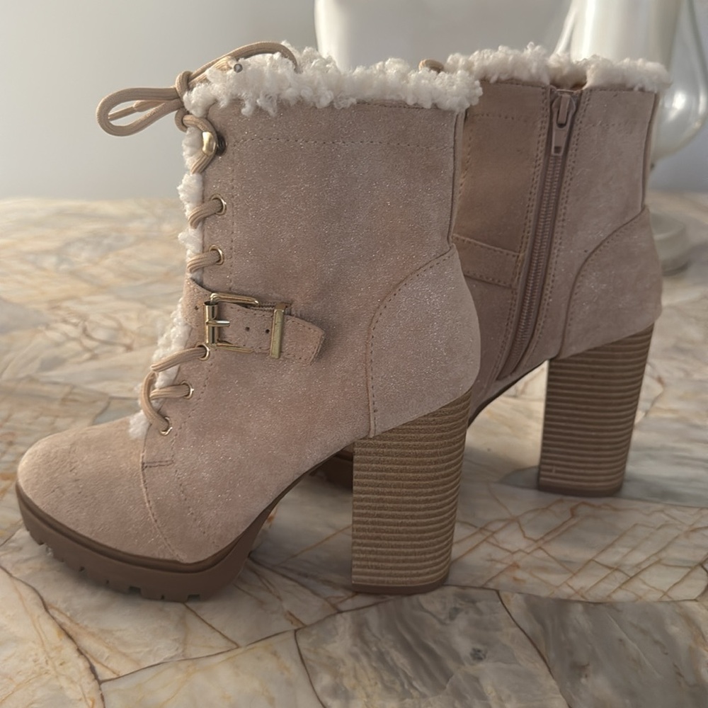 Express Booties - Picture 3 of 7